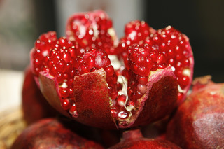 pomegranate-open_1280